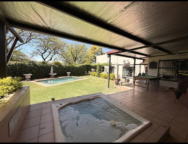 4 BEDROOM HOUSE FOR SALE IN SCHUINSHOOGTE